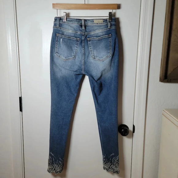 Miss Me Embroidered Ankle Skinny Jeans | Size 26 - Picture 7 of 10